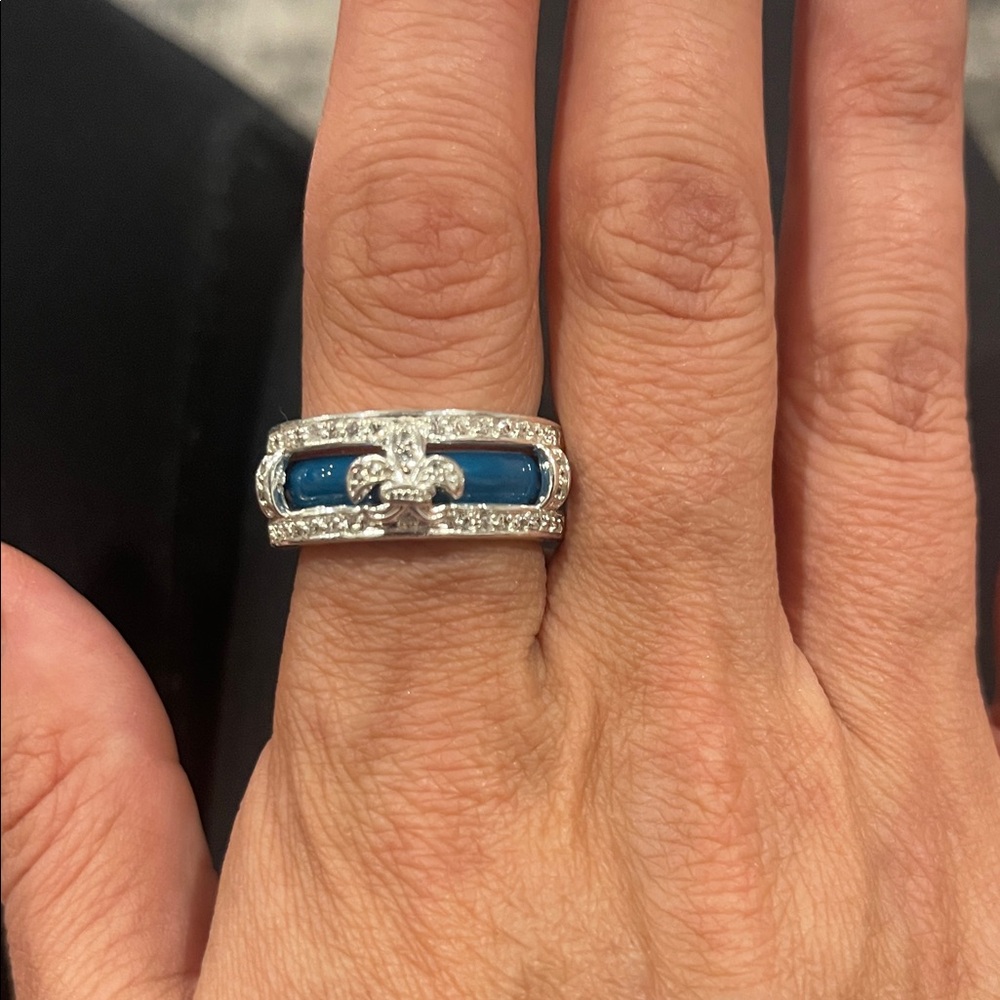 Elegant Silver and Turquoise Women's Ring